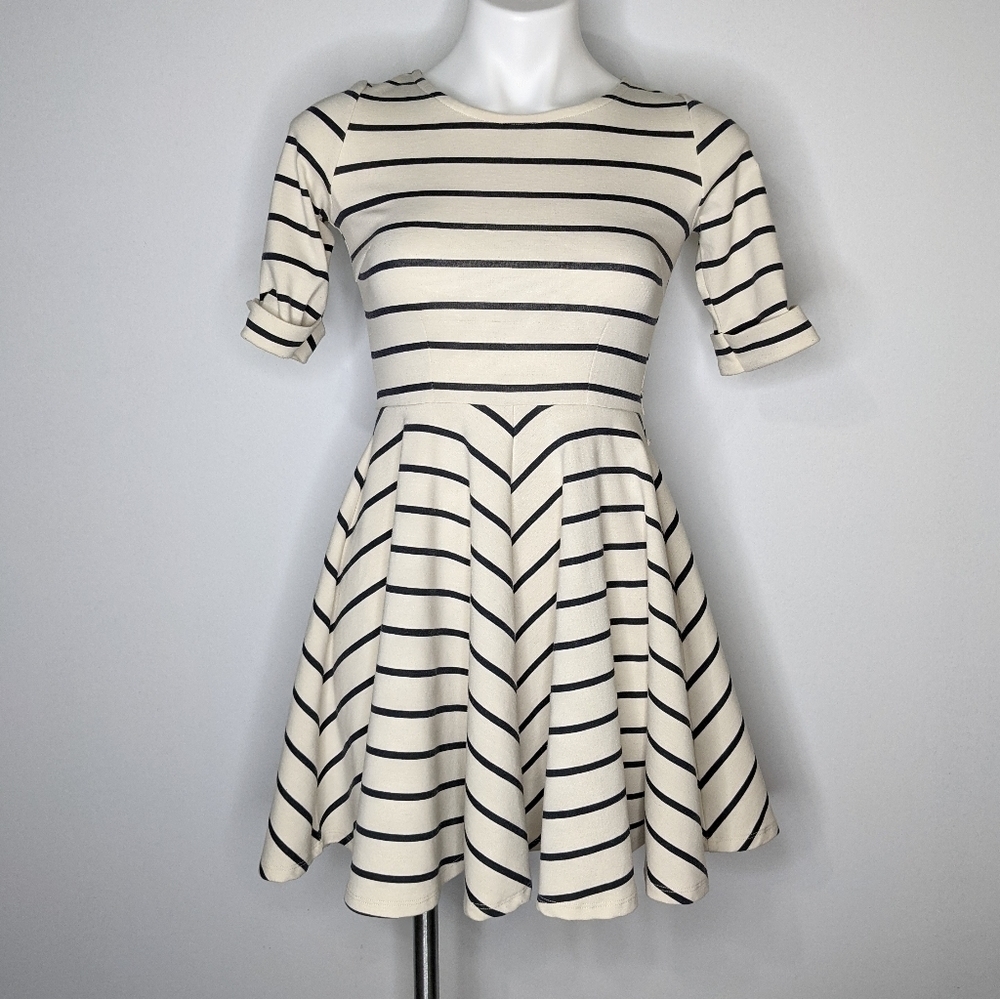 ✨3/$15 Others Follow off white & navy skater dress XS